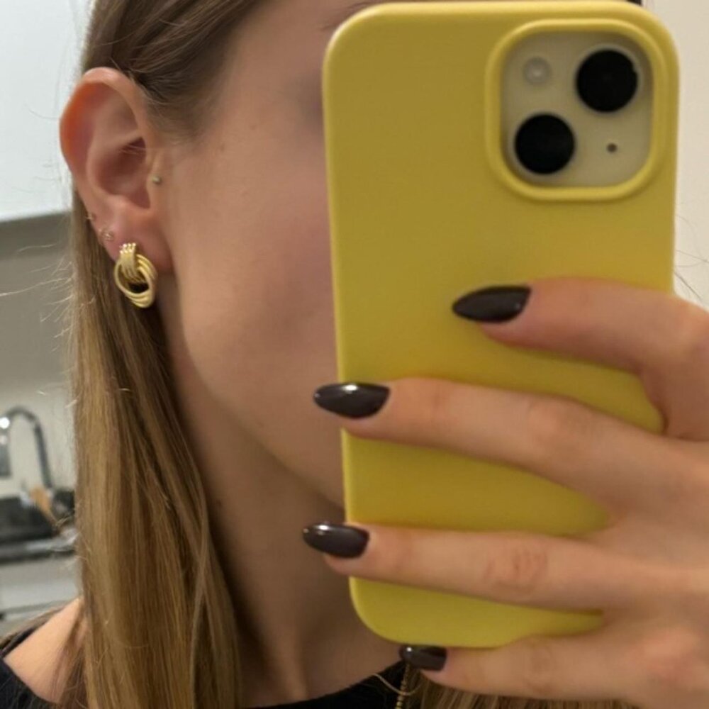The Bryce mini classy gold chunky ribbed crossed rings stud earrings - Picture 3 of 5